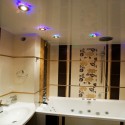 Фото натяжного потолка в ванной белый